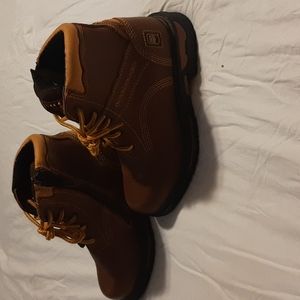 Boys DanPost size 1.5D boots